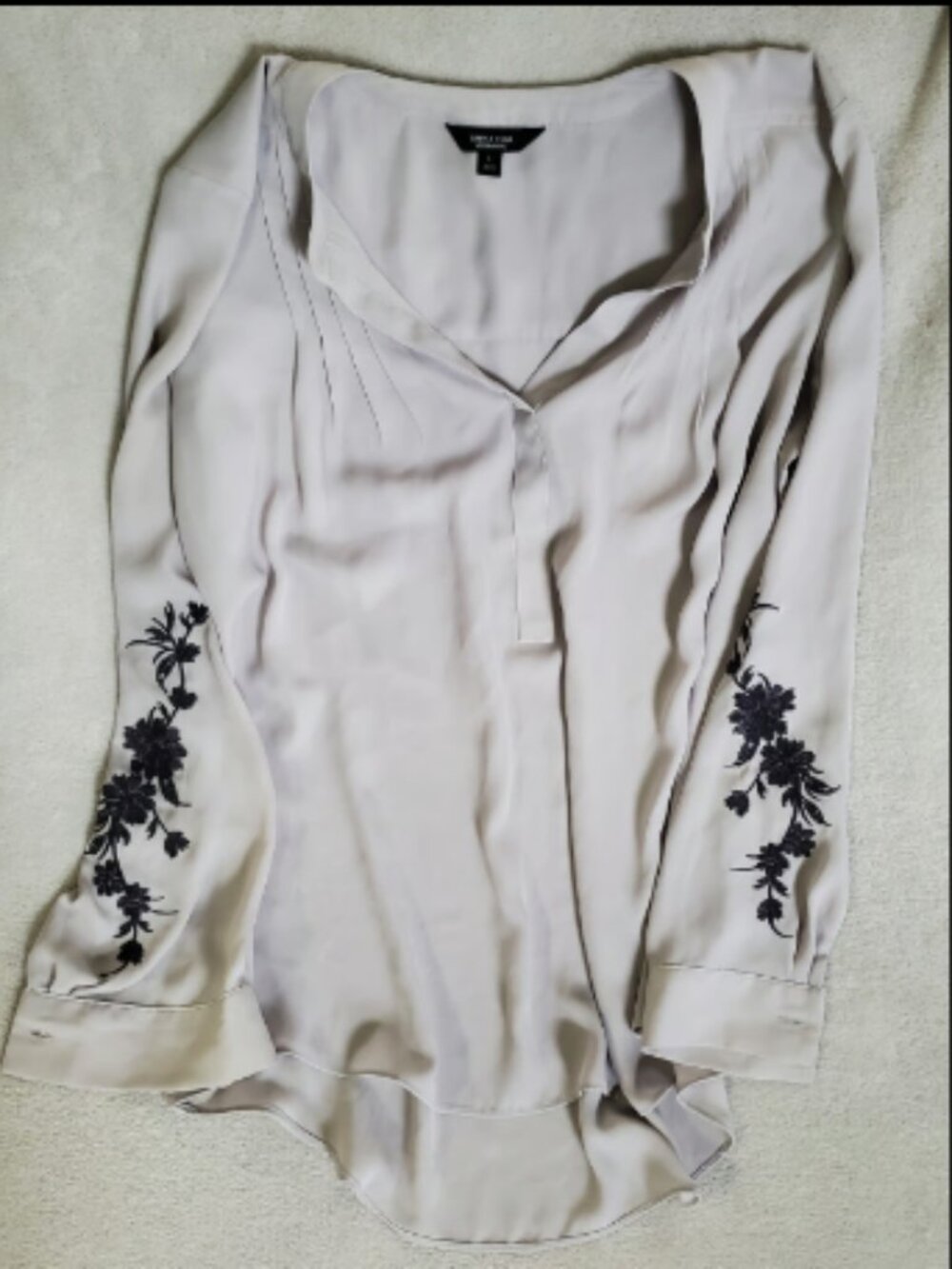 Simply Vera Wang Sheer Embroidered Top Womens Large Grey with Black Flowers EUC